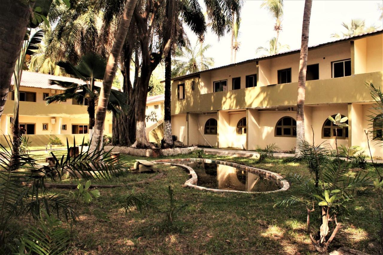 Badala Park Hotel Kotu Exterior foto